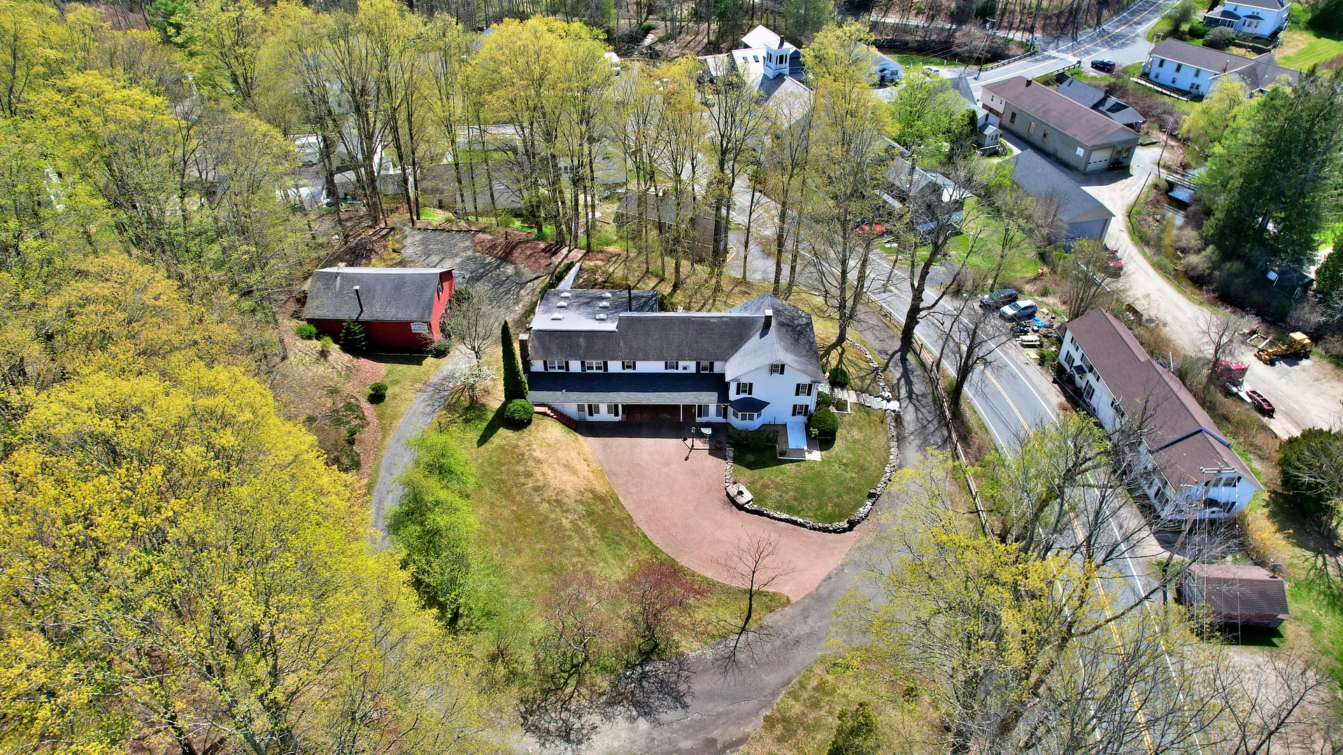 6 Tyringham Rd Photo 6