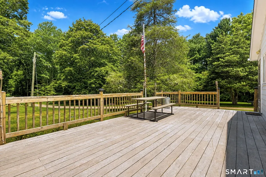 86 Spencer Hill Photo 24