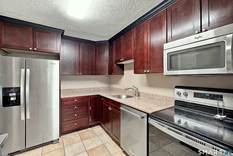 65 Westridge Road  #D5 Photo 12