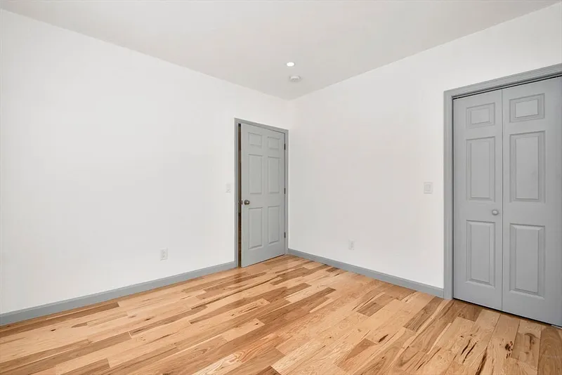 1 Stockwell Road Photo 16