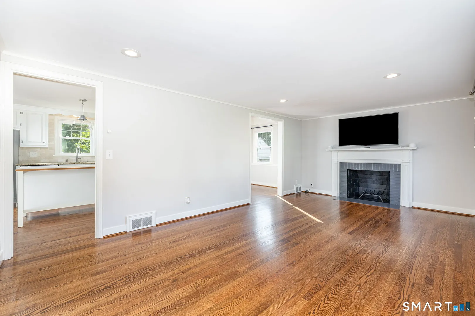 170 Brunswick Avenue Photo 7