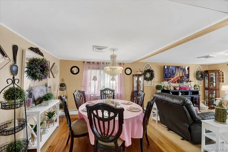 5 Rowell Lane Photo 8