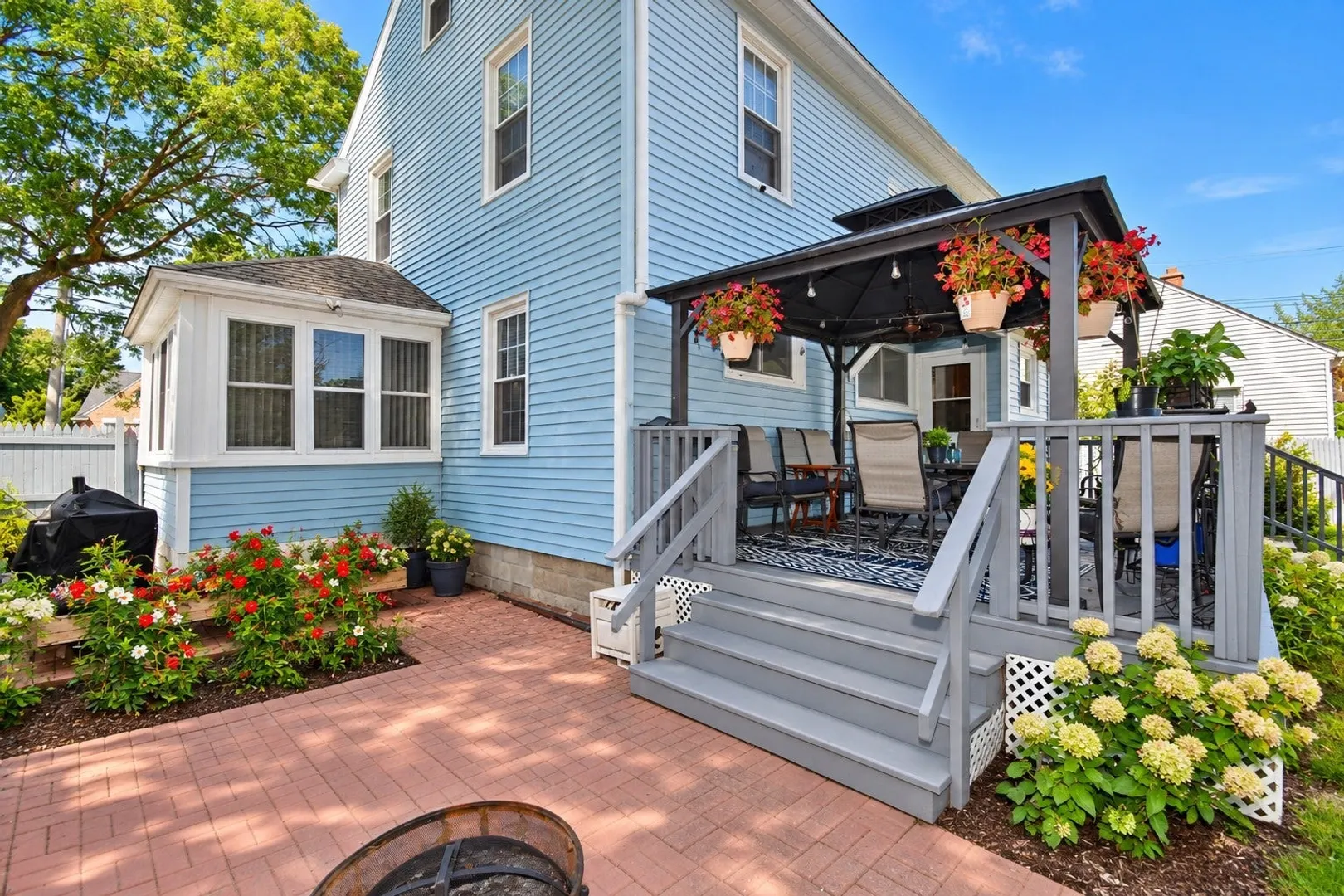 1245 Bay St Photo 4