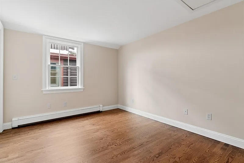 52 Bearskin Neck Photo 21