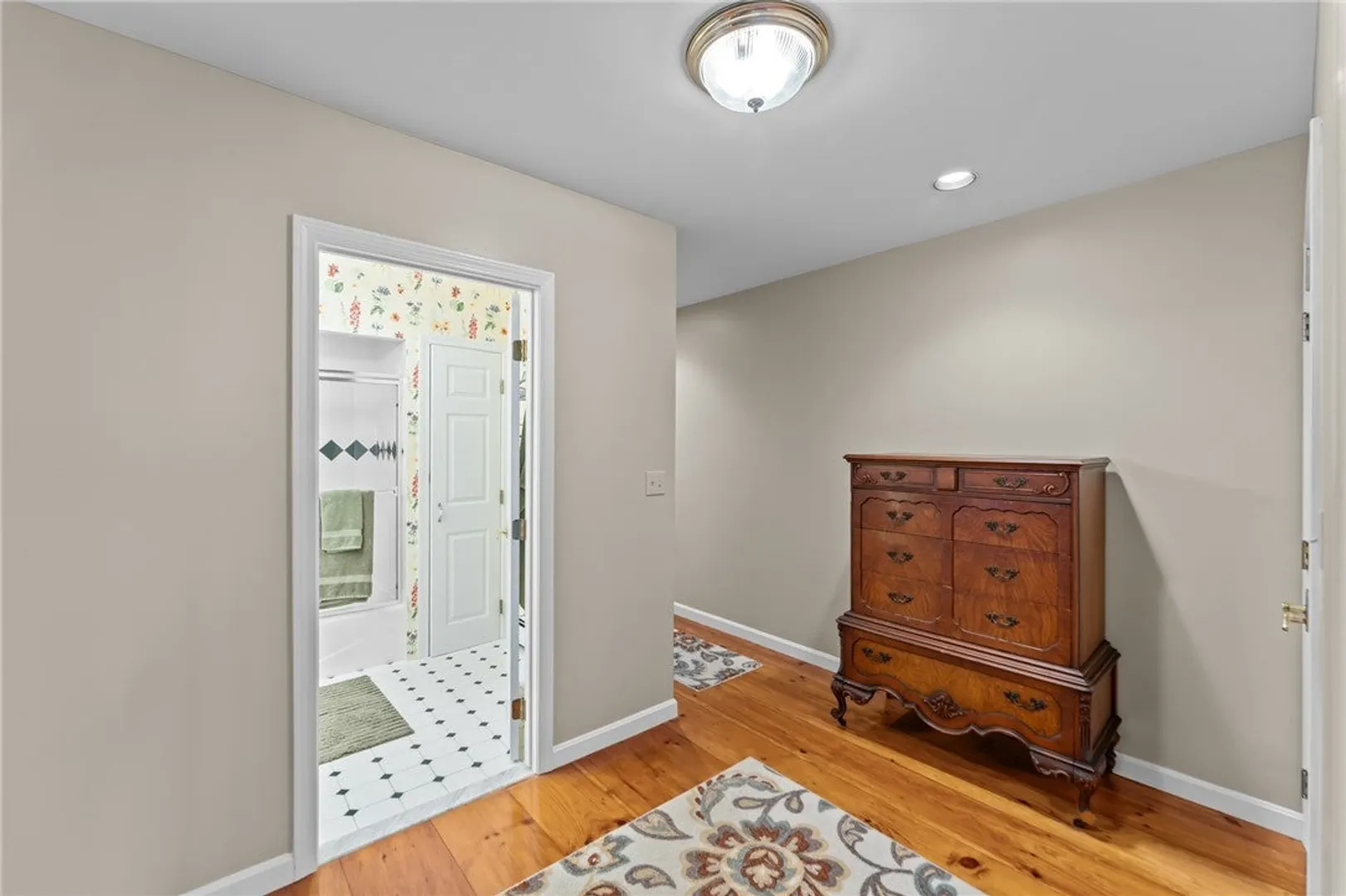 14 Wolcott Avenue Photo 25