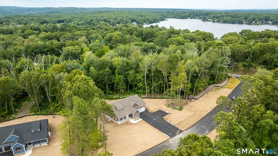 18 Spring Hill Lane Photo 4