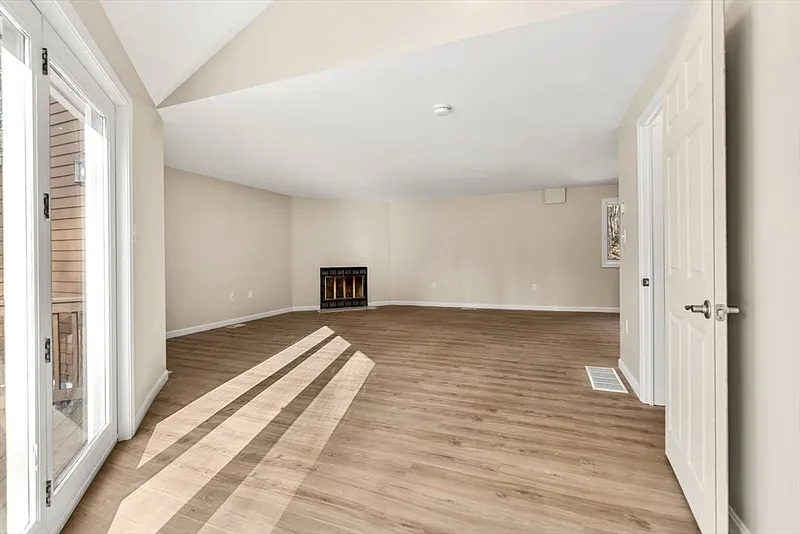 153 Coffin Rd  #10 Photo 28