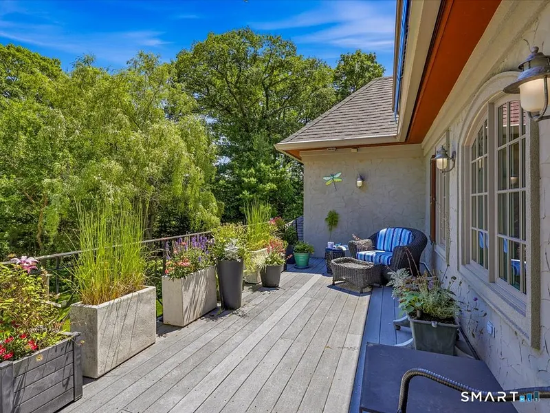 76 Sachem Head Road Photo 35