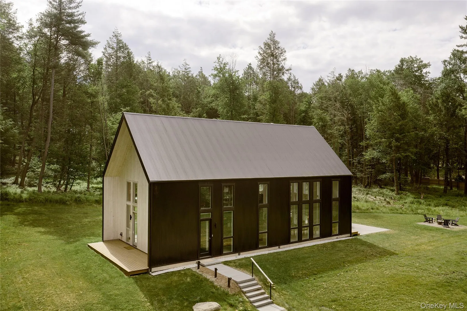596 Perry Road Photo 10