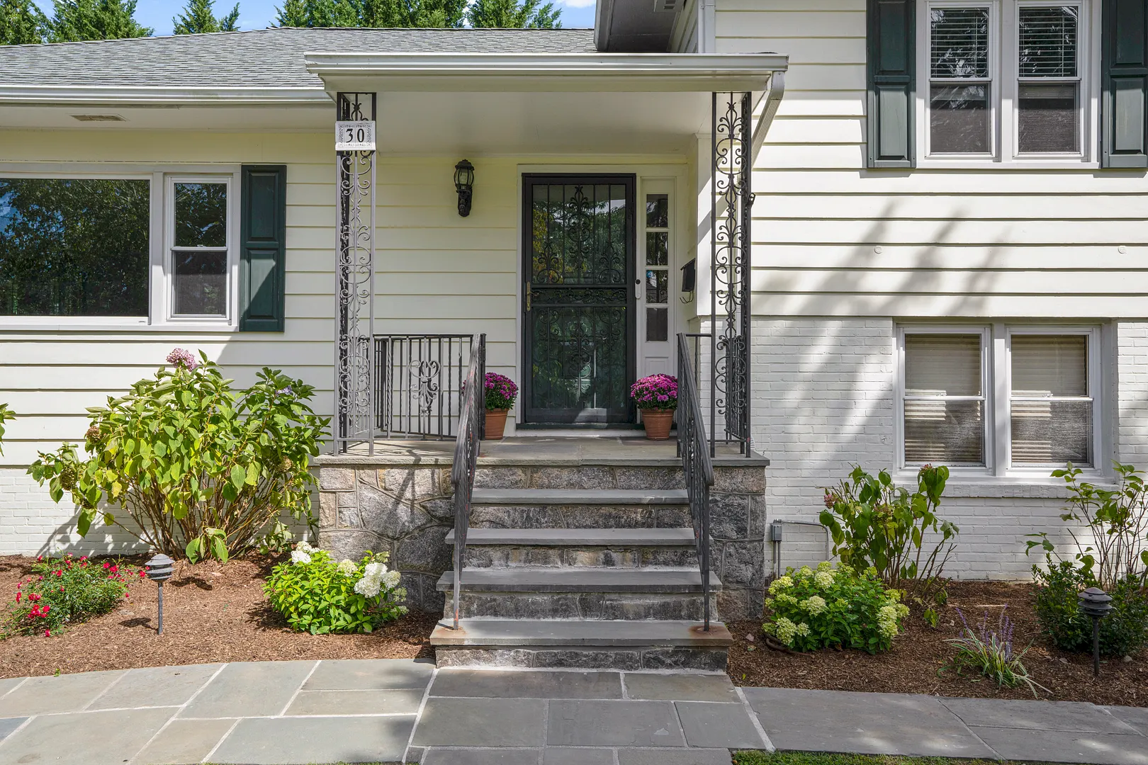 30 Antler Place Photo 3