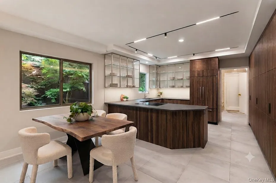 9 Parkfield Road Photo 12