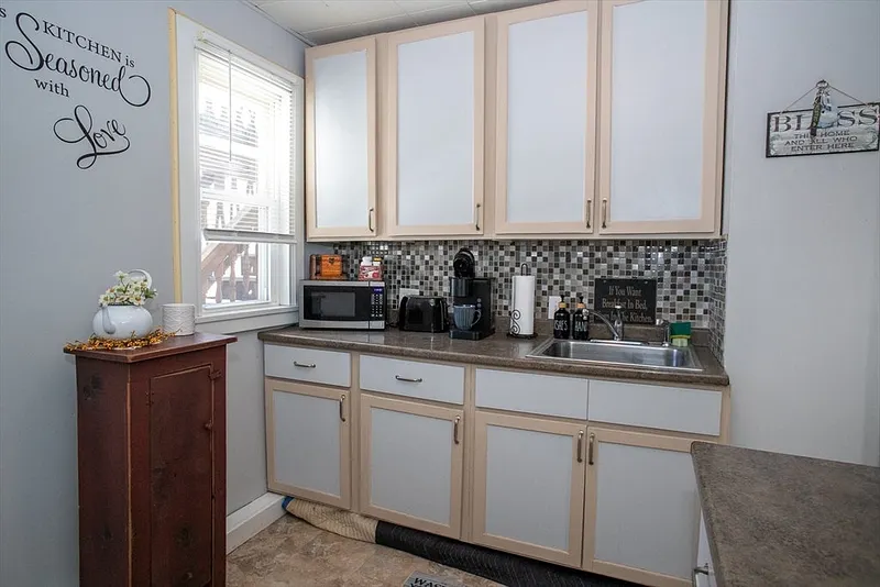 7 Leamy St Photo 8