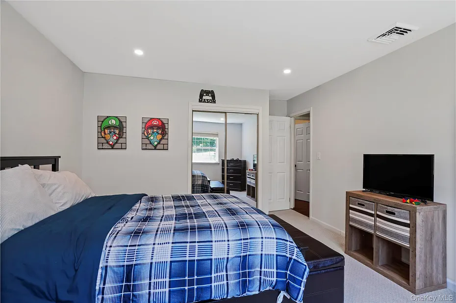 11 Kenneth Drive Photo 27