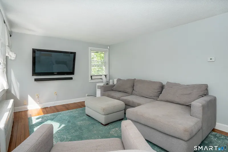 71 Tremper Drive Photo 6