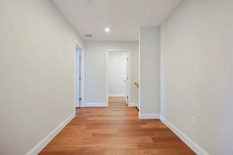 60 Oak Street #B Photo 15