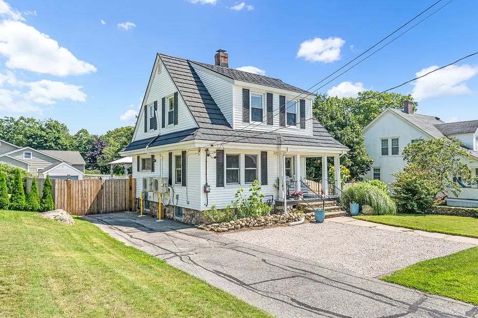 124 Beach Street Photo 4