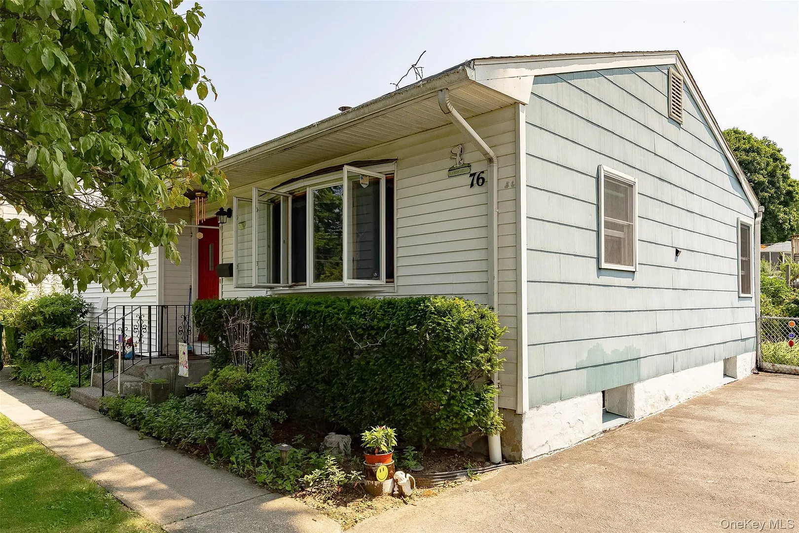 76 Phillips Street Photo 2
