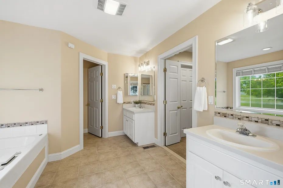 136 Talcott Ridge Road Photo 18