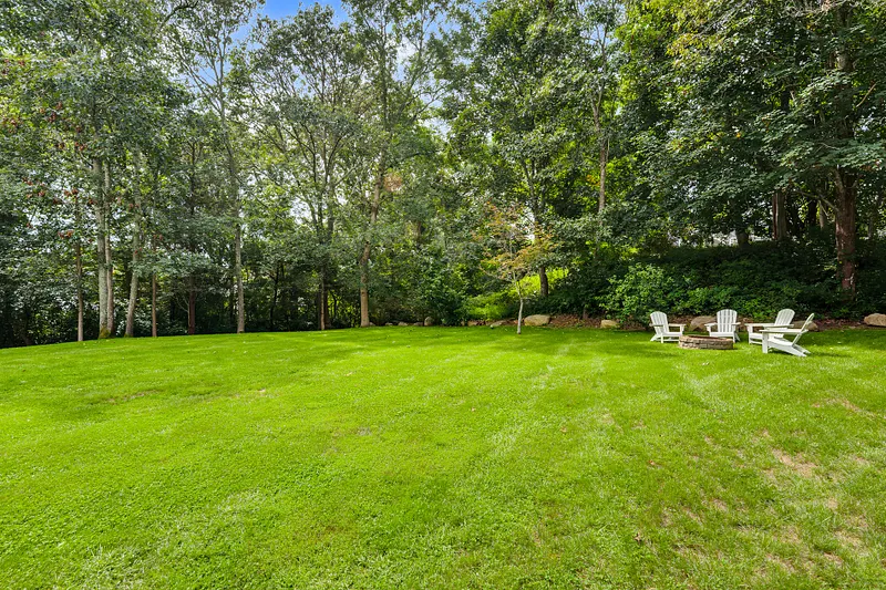 19 Sycamore Drive C Photo 40