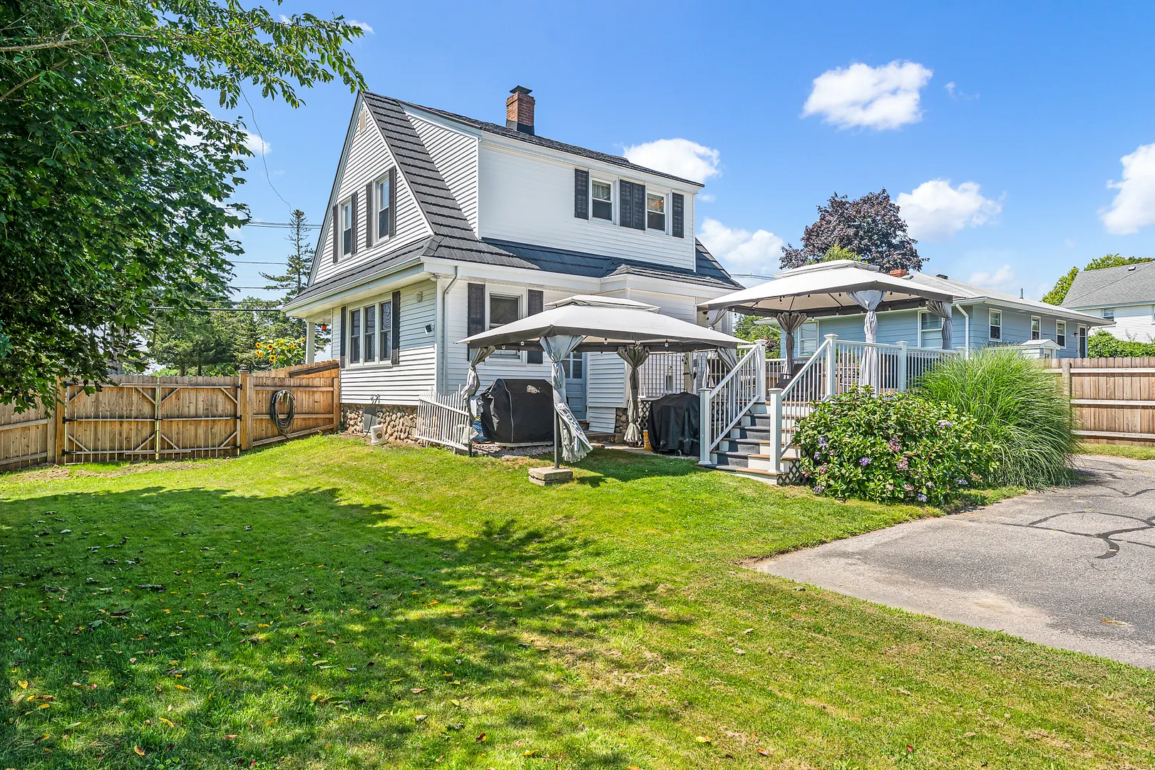 124 Beach Street Photo 7