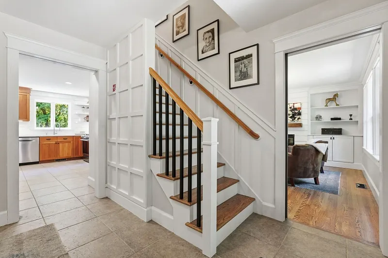 409 Henry St Photo 27