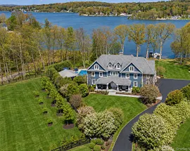 6 Brookside Lane