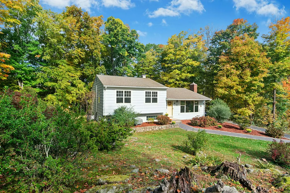35 Aspen Ledges Road Photo 23