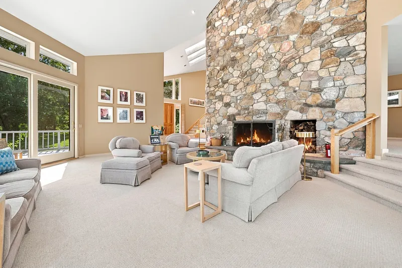 9 Ashley Lane Photo 6