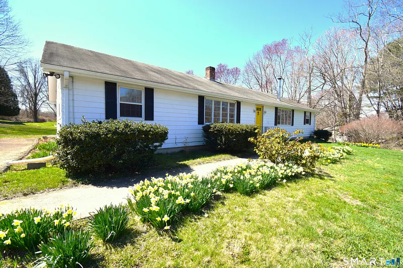 273 Horse Pond Road Photo 1