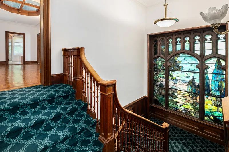560 Grand Avenue Photo 8