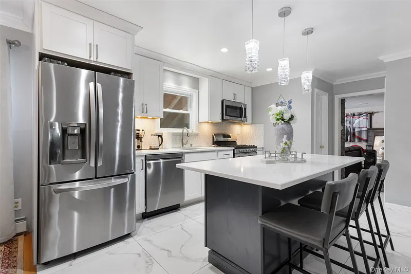 6 Merrick Lane Photo 10