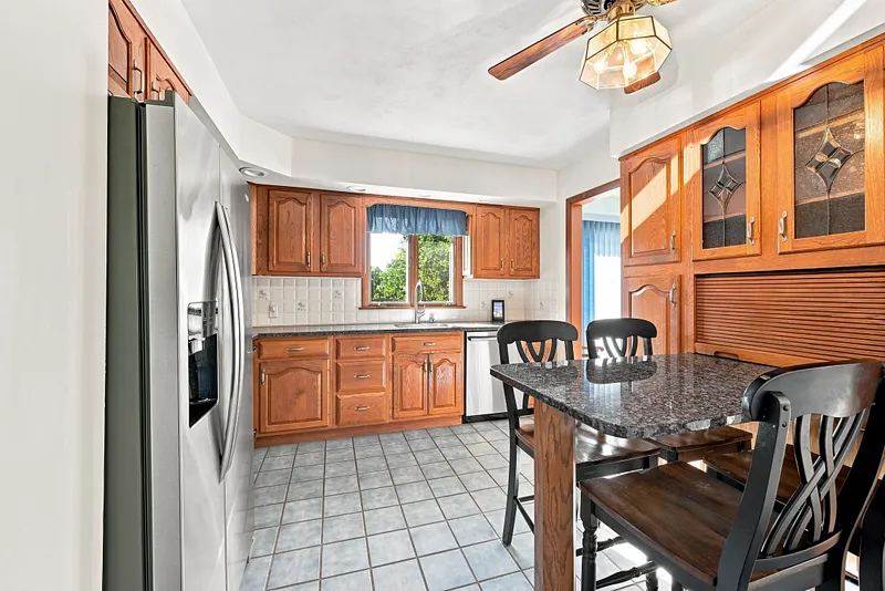 3 Holly Lane Photo 5