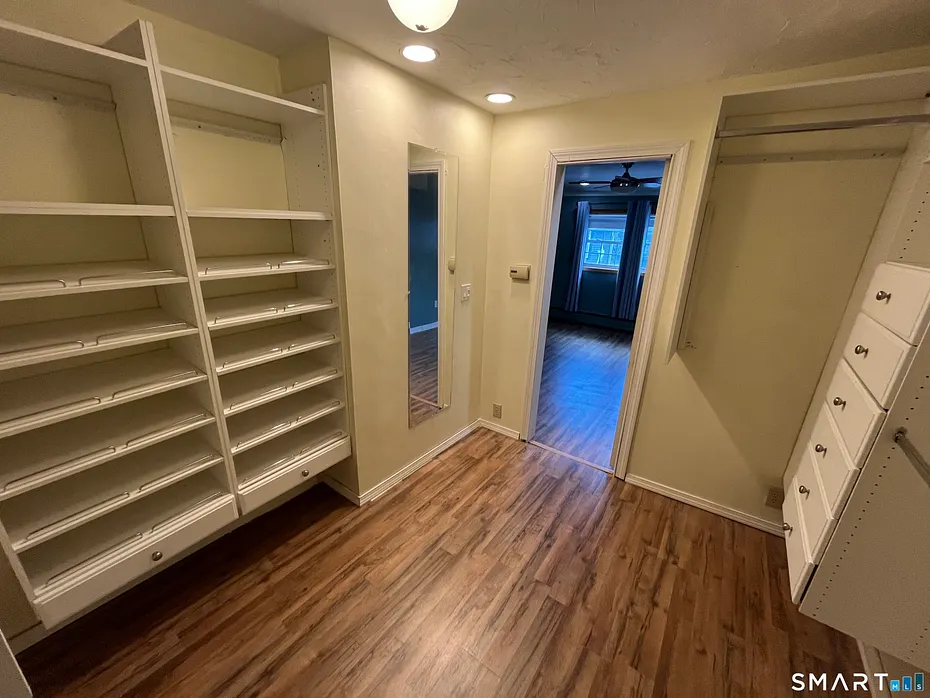 303 Somers Road Photo 22
