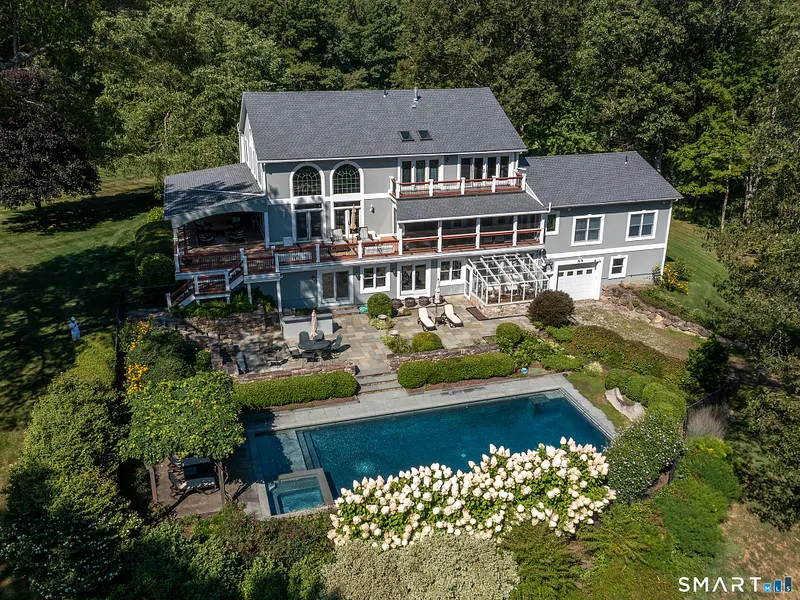 8 Sunrise Lane Photo 3