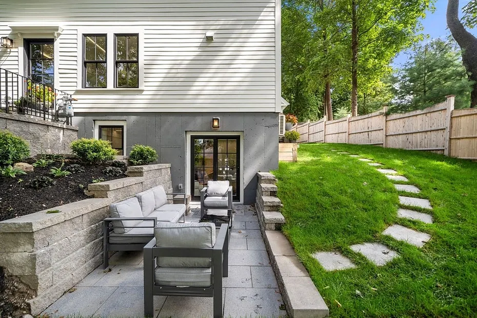 304 Elliot St. Carriage House S  #4 Photo 23
