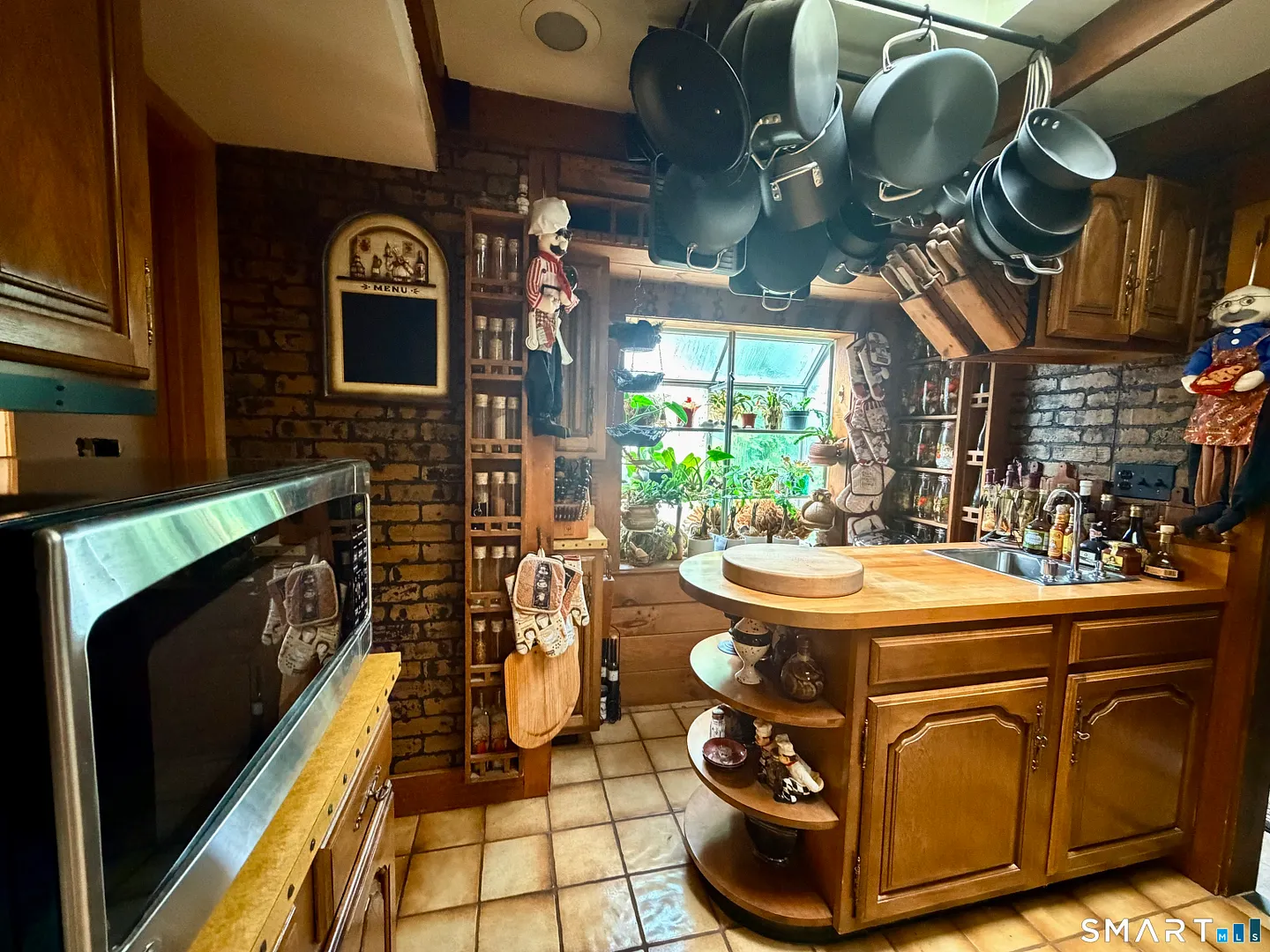 40 Andrews Avenue Photo 2