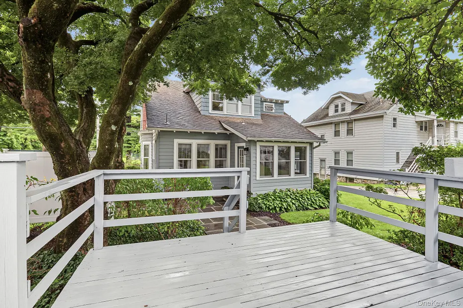 1118 Hudson Avenue Photo 22