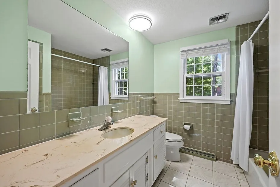 84 Brewster Rd Photo 18