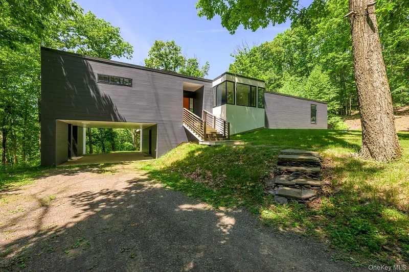 312 Sky Farm Road Photo 3