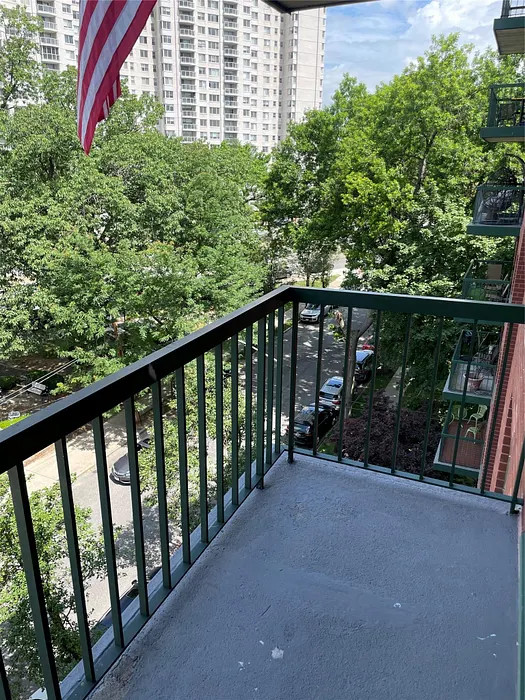 3220 Fairfield Avenue  #6D Photo 9