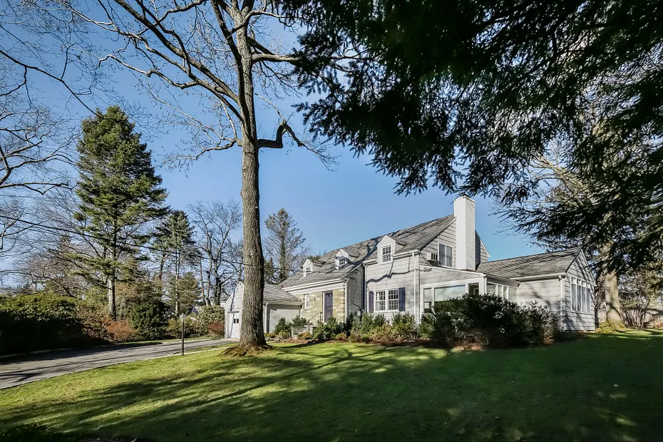 30 Homer Avenue Photo 1