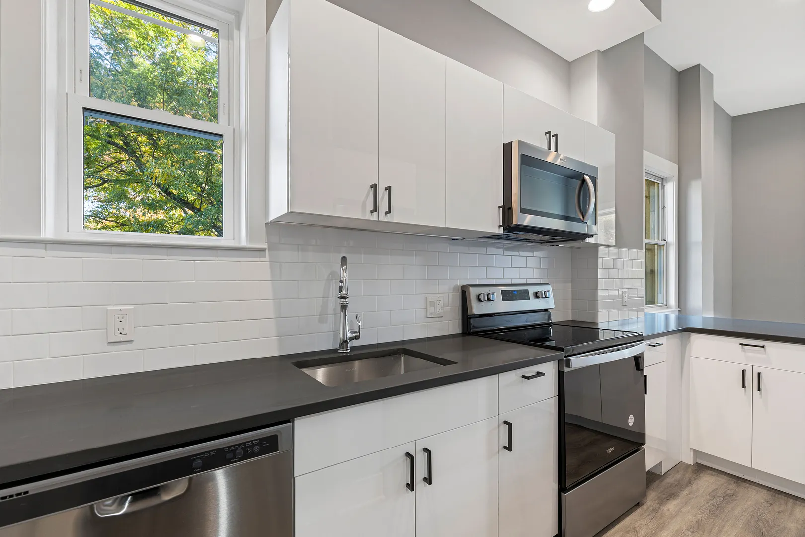 47 Beekman Avenue  #33 Photo 2