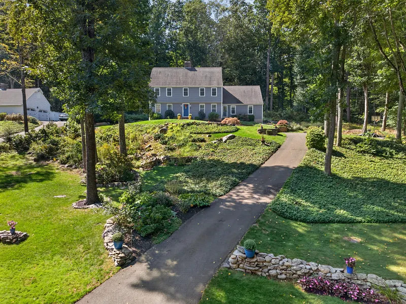 42 Concord Drive Photo 39