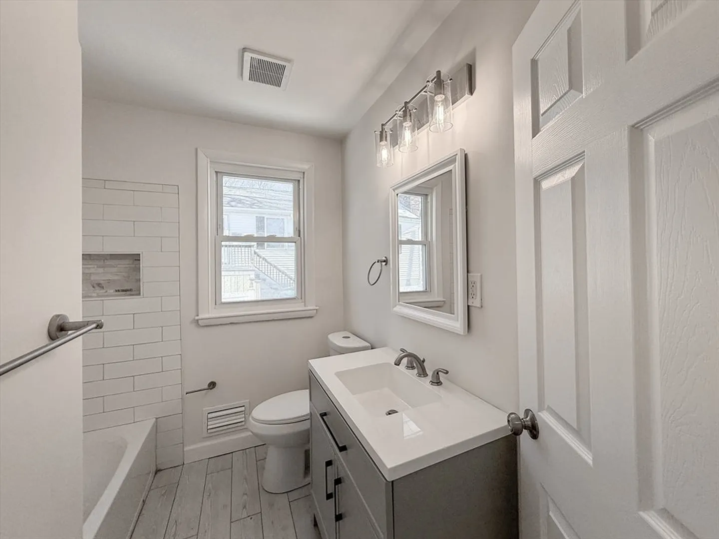 31 Millard Ave Photo 14