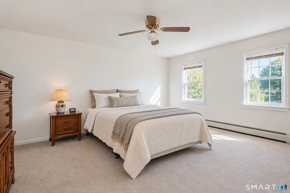 240 Beach Street Photo 15
