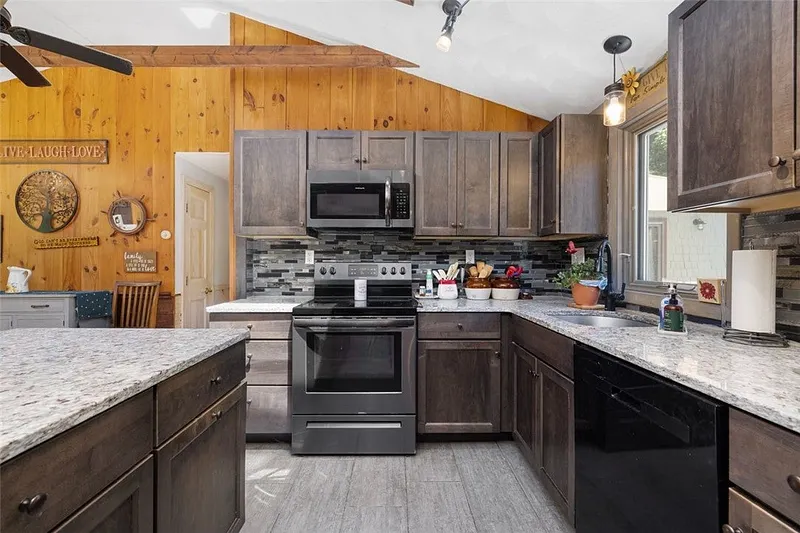 456 Rockland Road Photo 23
