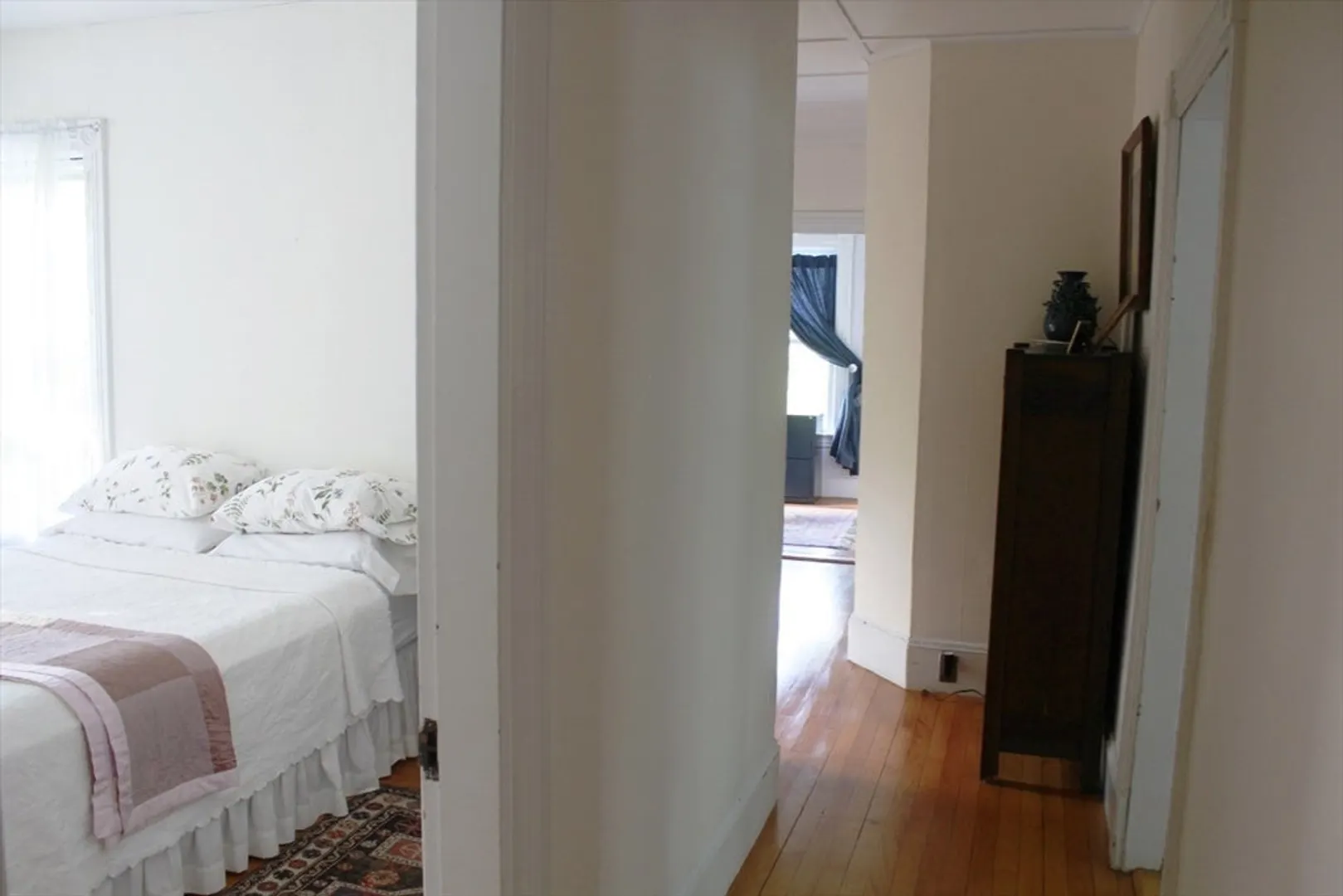 254 Lincoln Photo 27