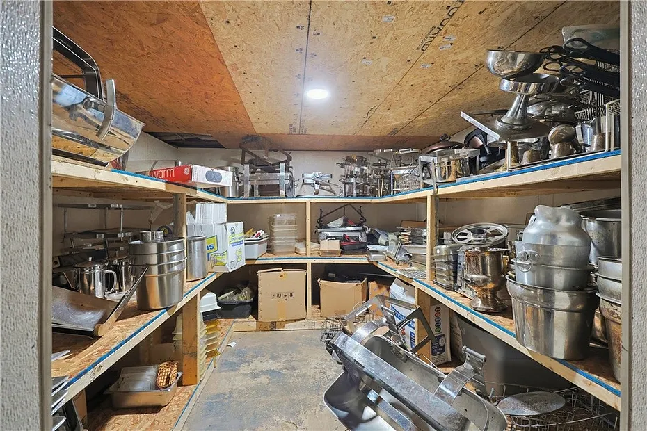 955 West Shore Road Photo 39