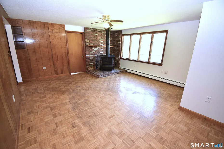 273 Horse Pond Road Photo 6