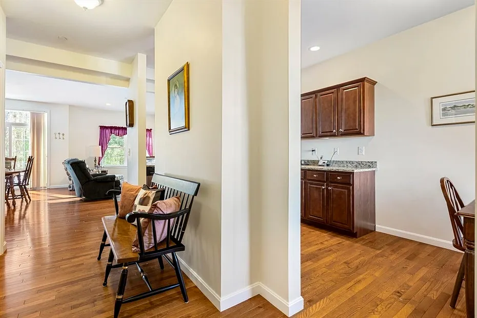 631 East St  #L101 Photo 11